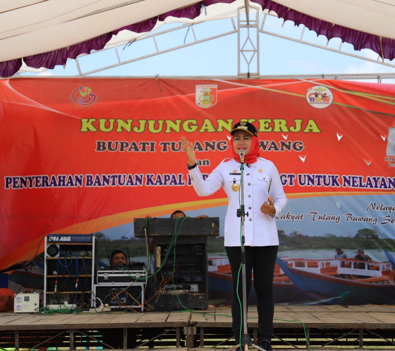 Bupati Tuba Hj Winarti SE Kungker Ke Kampung Sungai Burung