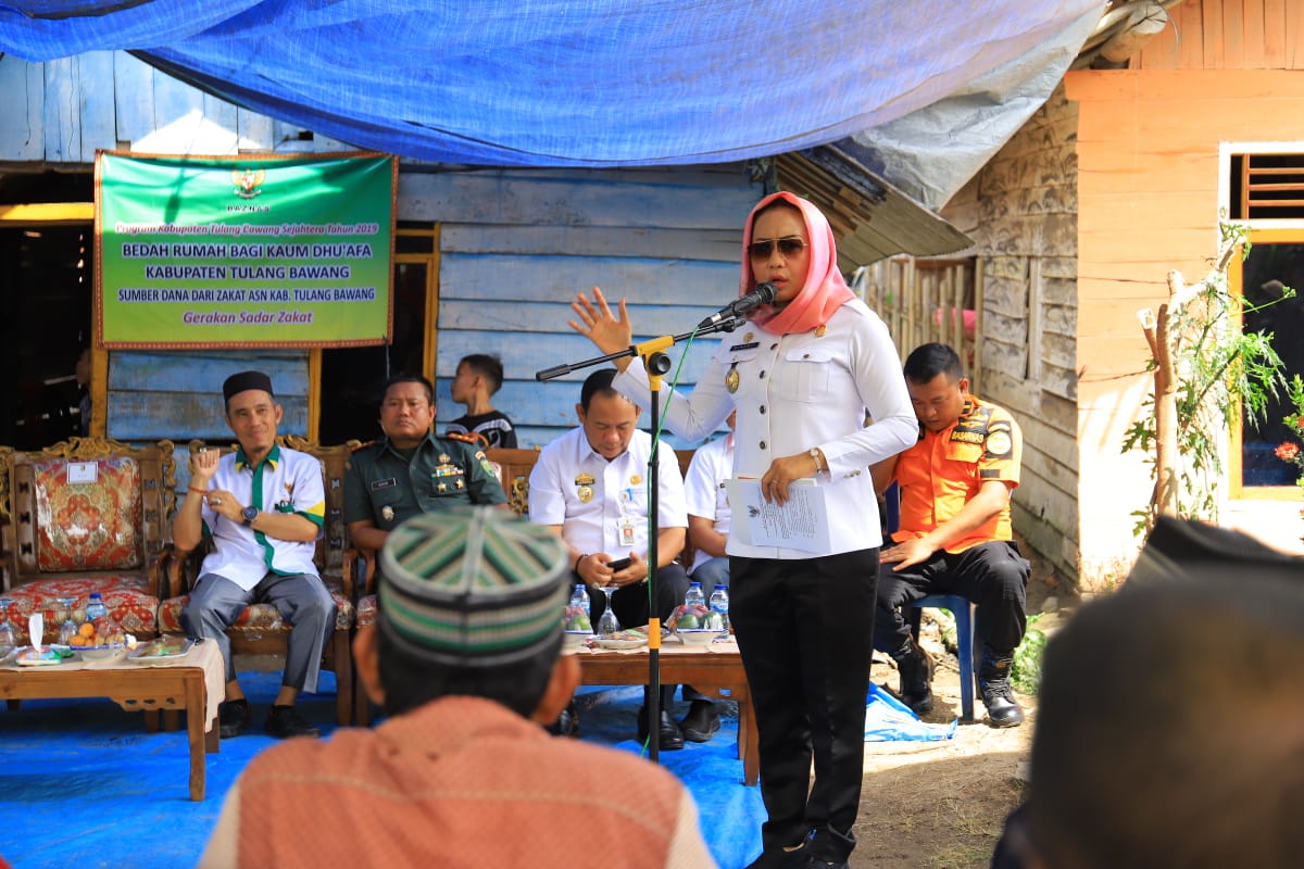 Baznas Tuba Beri Bantuan Bedah Rumah