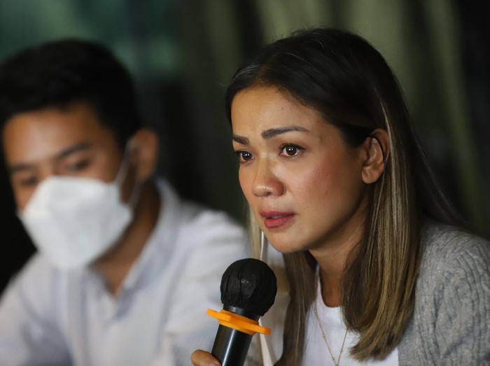 Kronologis Keluarga Artis Nirina Jubir Ditipu Orang Terdekat