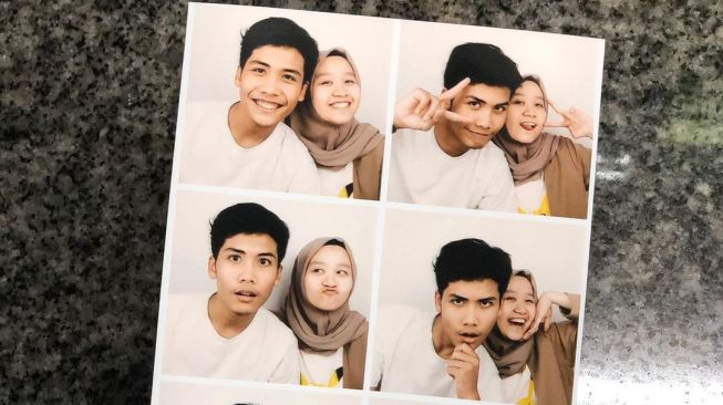 Bintang Emon Akhiri Masa Lajang, Pamer Foto Pacar dan Cincin Tunangan