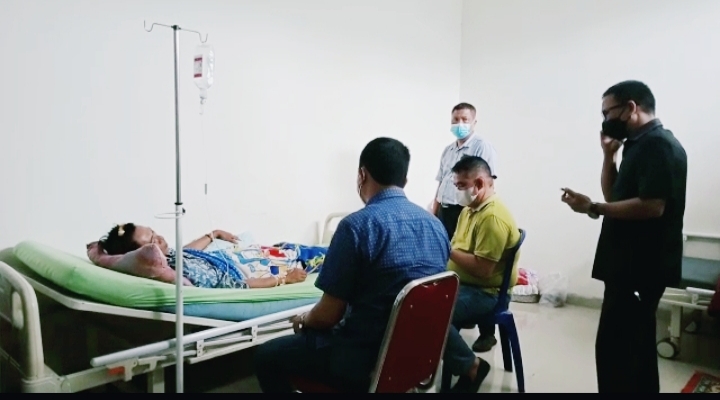 DPRD Tubaba Dapat Apresiasi dari Rycko Menoza Usai Jenguk Anggotanya