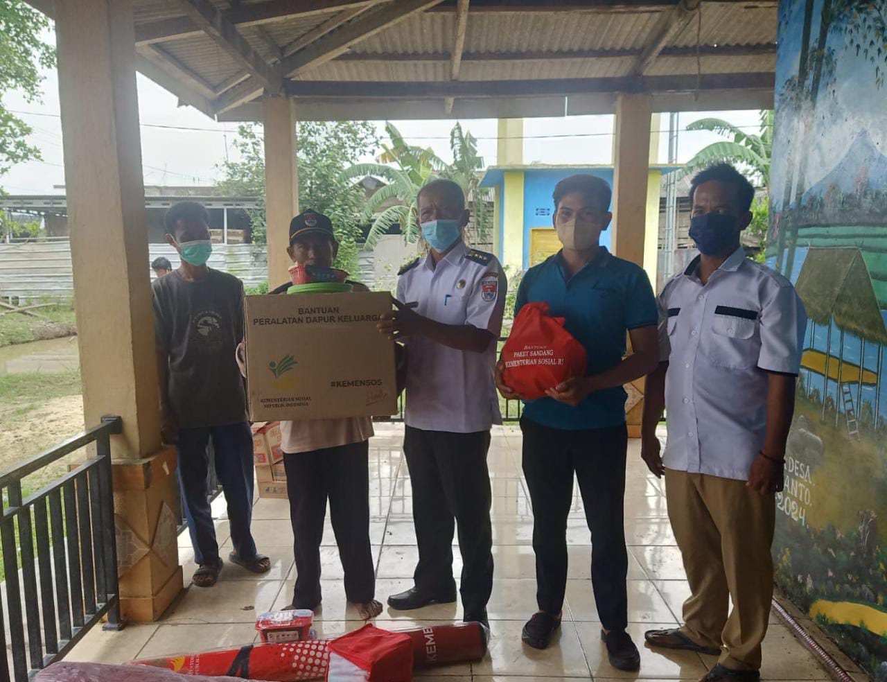 Camat Mesuji Kembali Blusukan Demi Berikan Bantuan Korban Bencana Alam di Mesuji