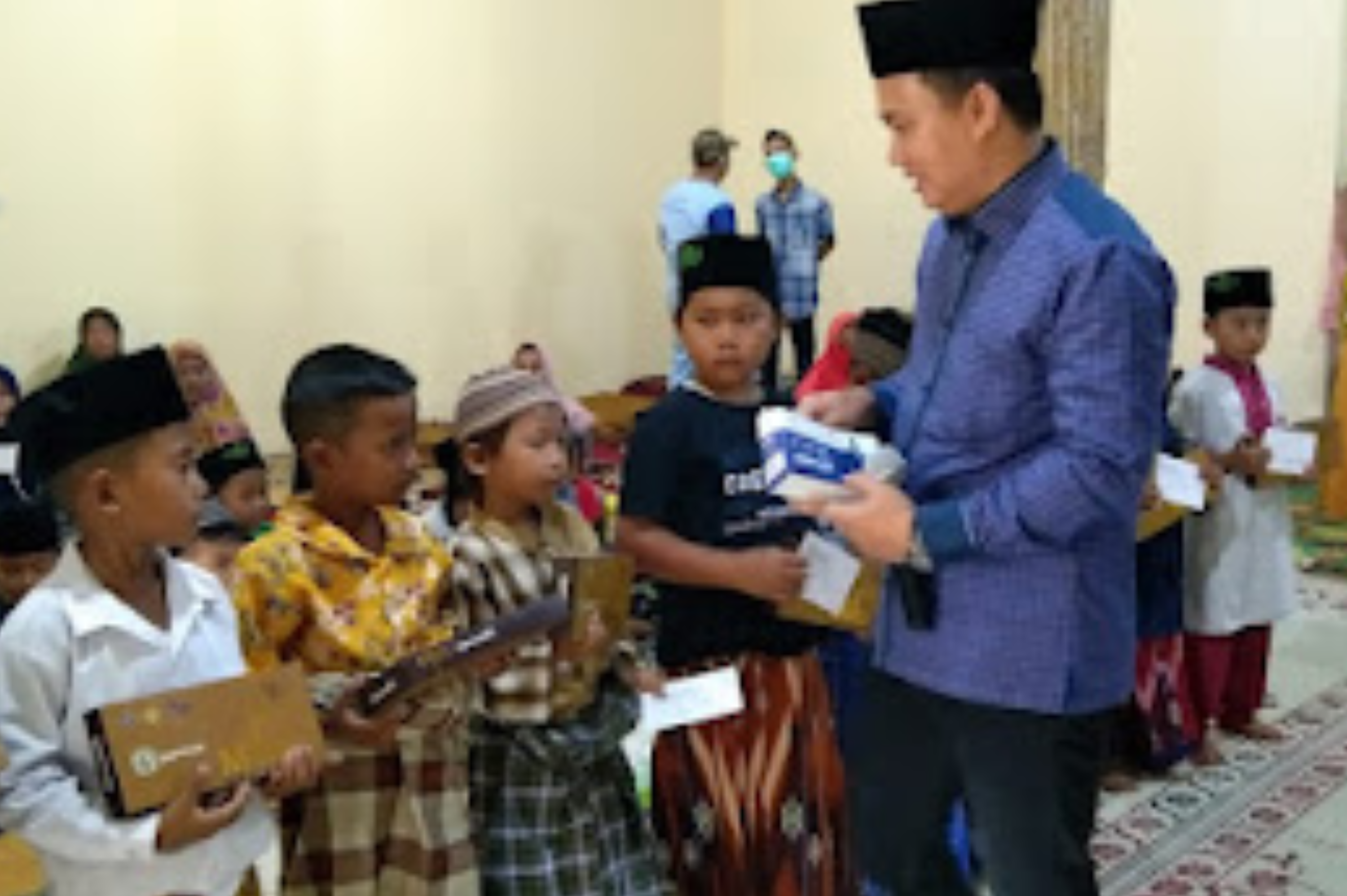 Fahmi Fahlevi Bantu Ringankan Beban Covid-19, Adakan Sunatan Massal di Kecamatan Punduh Pedada