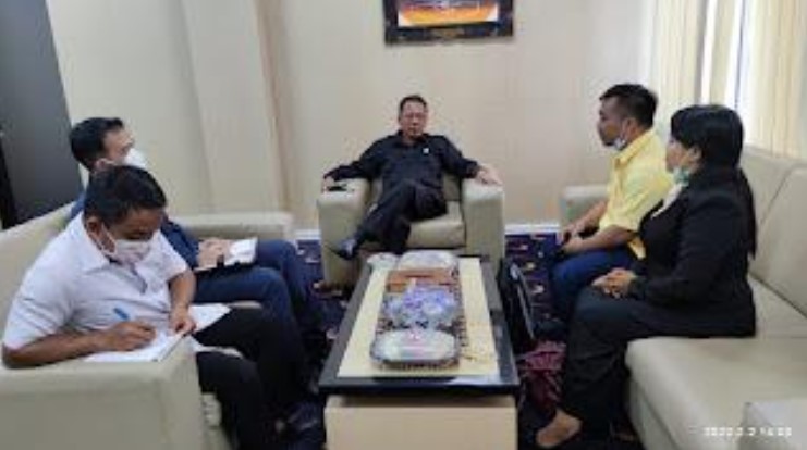 Parlemen Ketua DPRD Lampung Menerima Kunjungan Silaturahmi Peradah Lampung