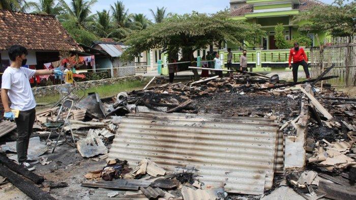 Menyedihkan, Rumah Seorang Kakek di Pringsewu Ini Habis Terbakar Hangus