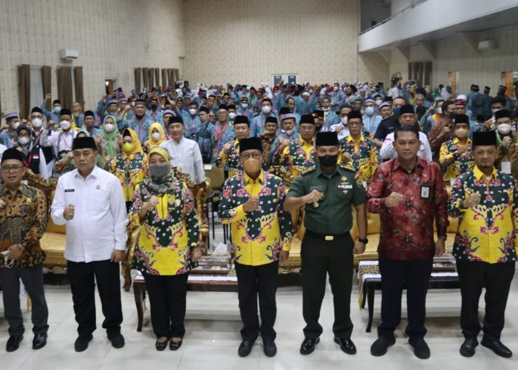 Ketua DPRD Mingrum Gumay Lepas Calon Jamaah Haji Provinsi Lampung