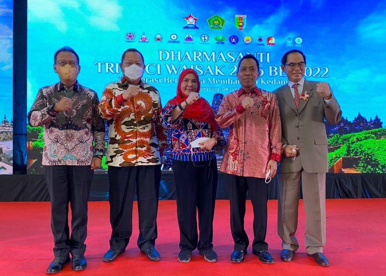 Ketua DPRD Lampung Mingrum Gumay Apresiasi Umat Buddhis Terus Galangkan Kedamaian Antar Umat