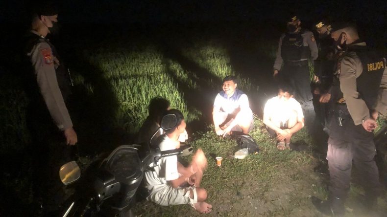 Remaja Bar-Bar Pringsewu, Terciduk Lagi Pesta Miras Pinggir Sawah