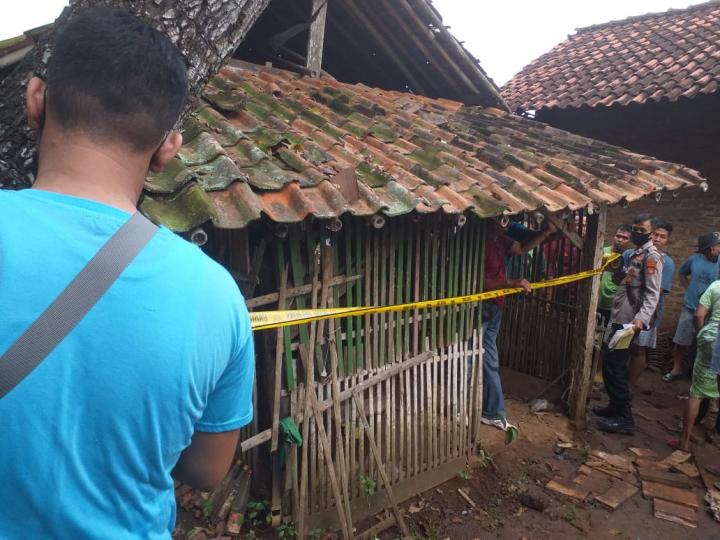 Heboh! Nenek Asal Pringsewu Ditemukan Tak Bernyawa di Kandang Ayam, Ternyata karena…