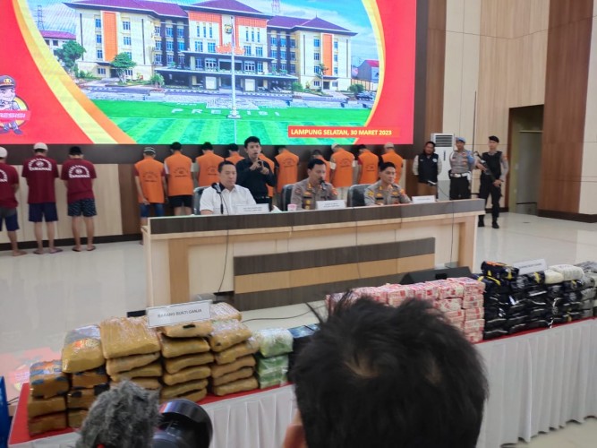 Polres Tubaba Tangkap Pengedar Narkoba di Halaman Balai Tiyuh Tunasasri