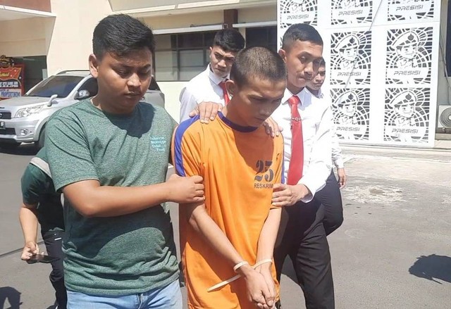 Debt Collector di Karawang 2 Kali Perkosa Anak Gadis Nasabah yang Masih Di Bawah Umur