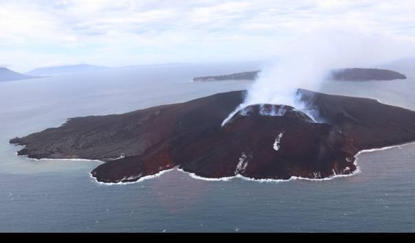 Gunung Anak Krakatau Alami 3 Kali Erupsi, Lontarkan Abu Vulkanik Setinggi 2.000 Meter