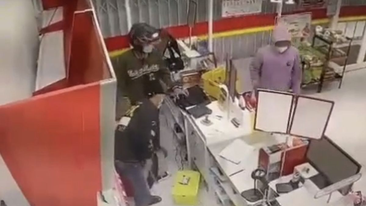 Alfamart di Tangerang Dirampok Komplotan Bersenjata, Pegawai Disekap Digudang