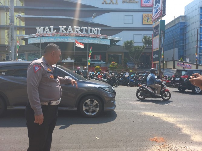 Kecelakaan Motor dan Mobil Depan Mall Kartini Bandarlampung, Pengendara Motor Kritis