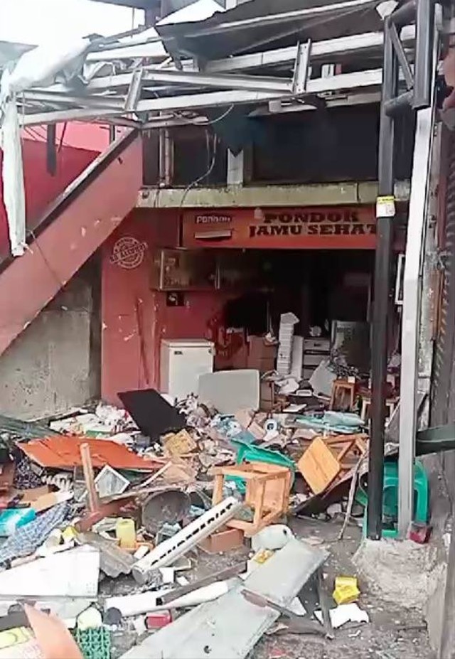 Ledakan di Warung Puncak Bogor Hingga Sebabkan Pemotor Terpental Jatuh, Diduga Karena Tabung Gas Meledak