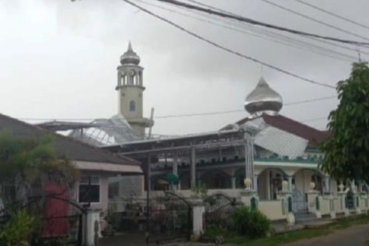 Angin Puting Beliung Terjang Kepulauan Bangka Belitung, Masjid dan Rumah Warga Rusak