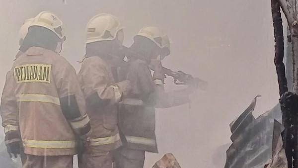 Kebakaran Hebat di Palmerah Jakarta Barat Hanguskan 15 Rumah, 61 Orang Mengungsi