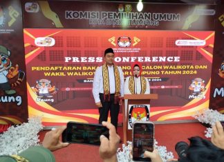 Pendaftaran Resmi Bunda Reihana-Aryodia Calon Walikota di KPU Bandar Lampung