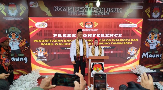Pendaftaran Resmi Bunda Reihana-Aryodia Calon Walikota di KPU Bandar Lampung