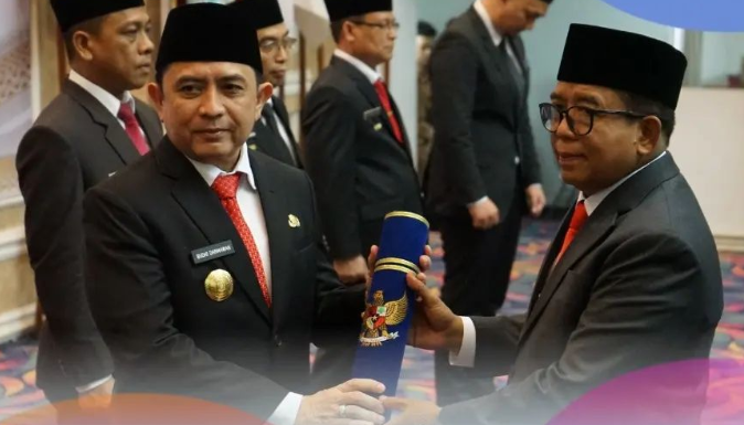 Walikota Bandar Lampung Hj. Eva Dwiana Menghadiri Pengukuhan Pejabat Sementara (Pjs) Walikota Bandar Lampung Di Gedung Balai Keratun Kantor Gubernur Lampung