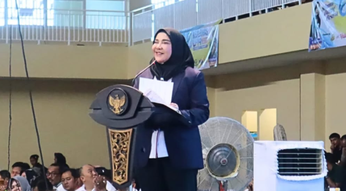 Kejuaraan Nasional (Kejurnas) Bola Voli U-19 resmi dibuka oleh Walikota Bandar Lampung Hj. Eva Dwiana bersama Ketua Umum PBVSI yang digelar di Gedung Olahraga (GOR) Siger Bandar Lampung