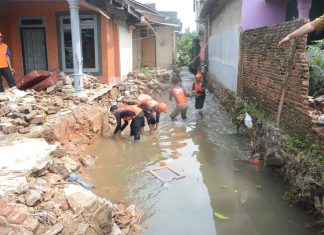 PEMKOT BANDAR LAMPUNG TERUS GERAK KERJA CEPAT TANGANI BANJIR