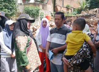 Eva Dwiana Tinjau Korban Longsor Bandar Lampung