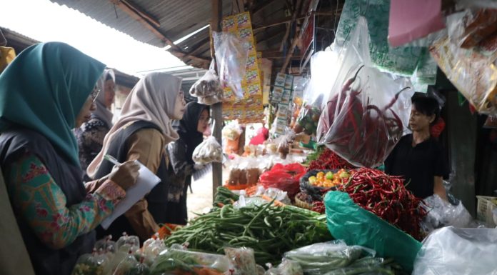 Pemkot dan Forkopimda bersama TPID Lakukan Sidak di sejumlah pasar Di Bandar Lampung