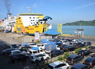 Informasi Kepadatan Penyeberangan Pelabuhan Merak-Bakauheni pada Mudik Lebaran 2025