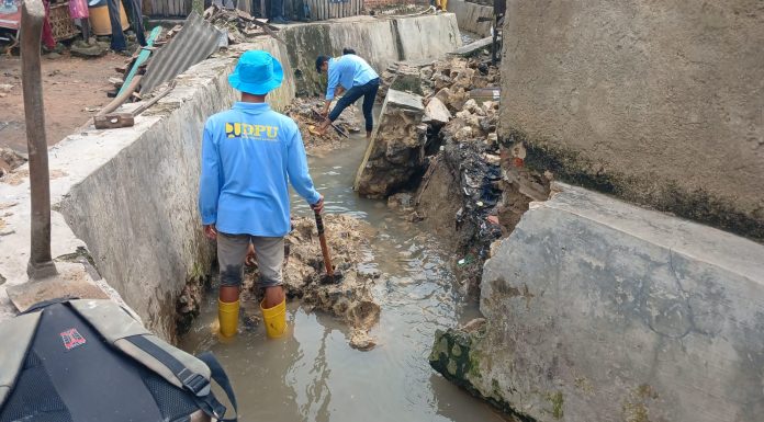 H+3 Lebaran Pemkot Bandar Lampung Turunkan Tim Perbaiki Talud