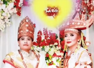 Heboh! Pasangan LGBT ini Pakai Busana Adat Lampung untuk Rayakan Anniversary