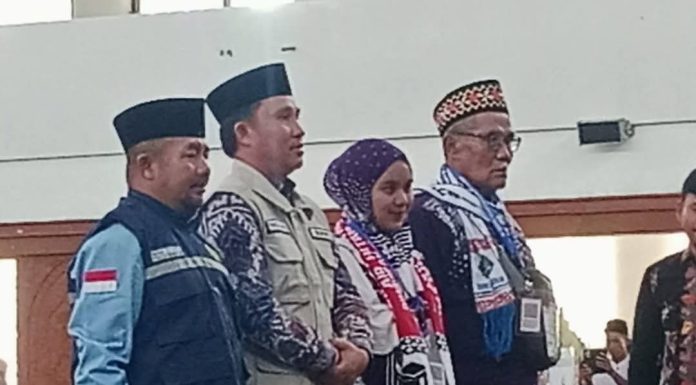 Kisah Haru Jamaah Haji Termuda Lampung Barat Gantikan Ayah yang Wafat