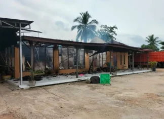 Tragedi di Lampung Tengah: Konflik TikTok Berujung Pembunuhan, Rumah Kepala Kampung Dibakar Massa
