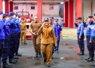 Wali Kota Eva Dwiana Berikan Pengarahan kepada Jajaran Pemadam Kebakaran Bandar Lampung