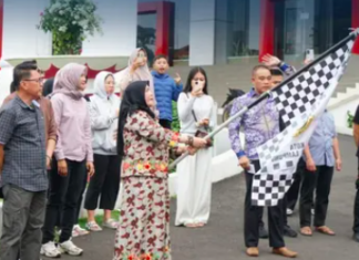 Wali Kota Bandar Lampung Lepas Rombongan Peserta Wisata Rohani Tahun 2025