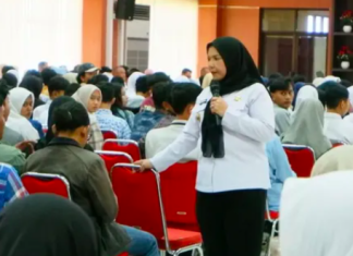 Wali Kota Bandar Lampung Salurkan Beasiswa ke 5.000 Siswa SMA/SMK dan Mahasiswa PTN