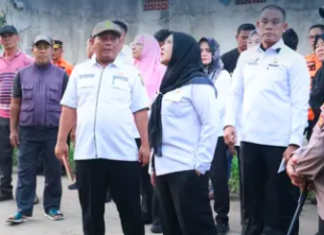 Wali Kota Bandar Lampung Tinjau Lokasi dan Salurkan Bantuan untuk Korban Puting Beliung di Gunung Terang