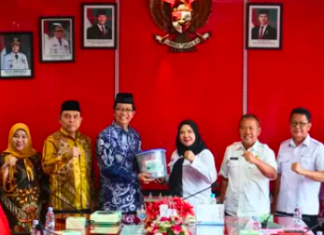 Wali Kota Eva Dwiana Hadiri Penyaluran Donasi dan Teken MoU dengan UIN Raden Intan Lampung
