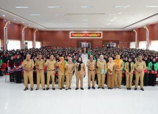 Wali Kota Bagikan Dana Insentif Kader Posyandu, Poskeskel dan Pokmas