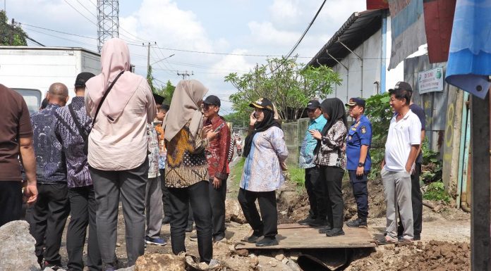 Jalan Rusak !!! Walikota Bandar Lampung Langsung Perbaiki Untuk Jaga Aktivitas Ekonomi Masyarakat