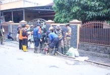 Satgas Penanggulangan Banjir Sigap Bersihkan Drainasi Pulau Singkep Bandar Lampung