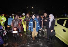 Eva Dwiana bergerak cepat Pascahujan Deras Guyur Kota Bandar Lampung Pantau Daerah Rawan Banjir