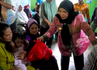 Pemkot Bandar Lampung Masif Salurkan Bantuan Beras, Warga di Empat Kecamatan Terima Manfaat