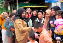 Wali Kota Eva Dwiana Salurkan Bantuan Beras untuk 146 Ribu Lebih KPM di Bandar Lampung