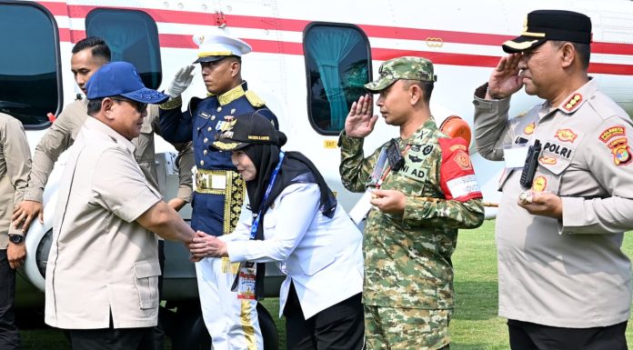Walikota Bunda Eva Sambut Kedatangan Presiden Prabowo di Lampung