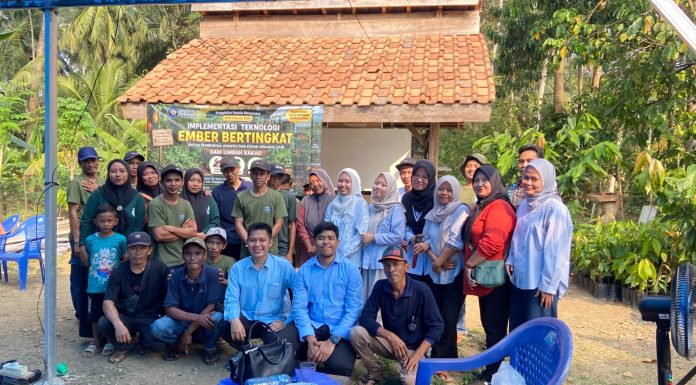 Polinela Dampingi KTH Lantana Tanggamus Olah Limbah Kakao Menjadi Kompos dan Pupuk Organik Cair