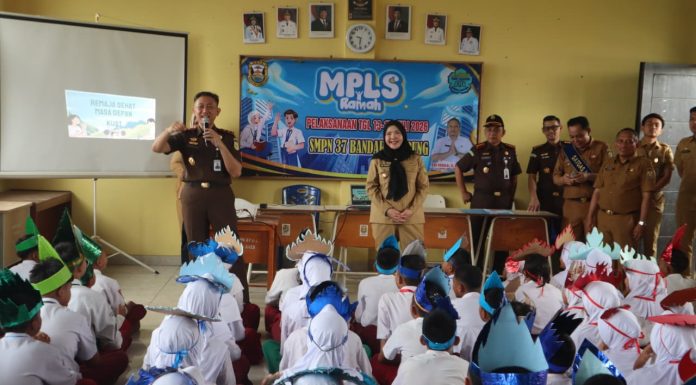 Walikota Bandar Lampung Dampingi Kajati Lampung Tinjau Pelaksanaan Program MBG di Kota Bandar Lampung