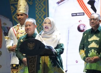 Bandar Lampung Expo 2026 resmi ditutup oleh Wali Kota Bandar Lampung Eva Dwiana di Gedung Graha Mandala Alam, Jumat (24/7/2026) malam.
