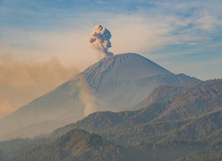 Inilah Lima Gunung Api di Indonesia Dengan Status Siaga